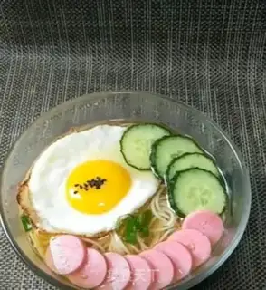 Make Hot noodles for lazy people step 6