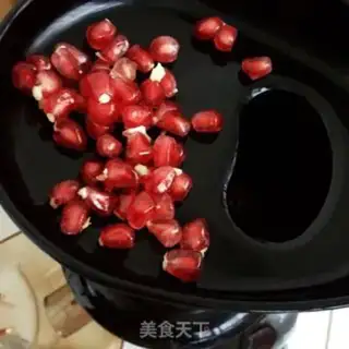 Make Pomegranate juice step 3