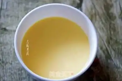 Make Shrimp milk and eggs step 1