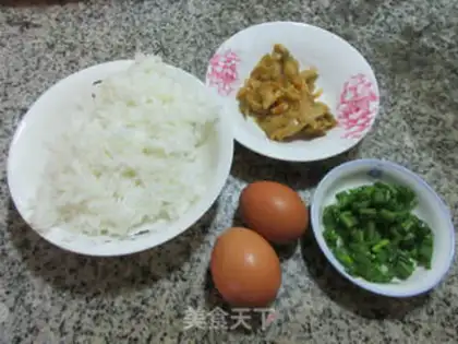 Make Egg and rice step 0