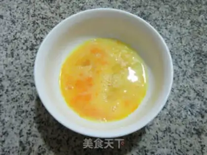 Make Egg and rice step 1