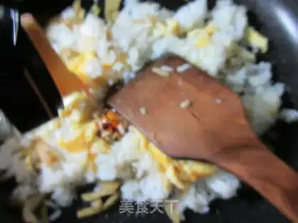 Make Egg and rice step 4