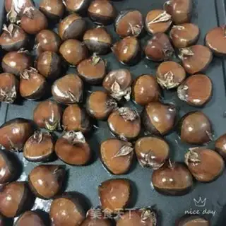 Make White sugar roasted chestnuts step 6