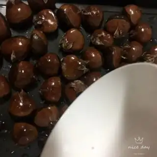 Make White sugar roasted chestnuts step 7