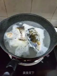Make Fish head soup step 3