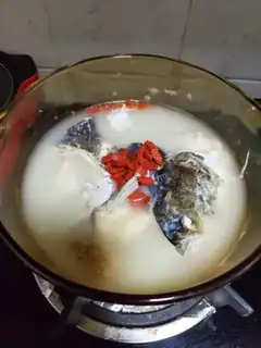 Make Fish head soup step 7