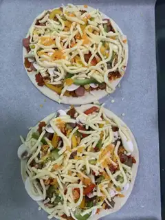 Make Gold and sand and egg and yellow pizza step 4