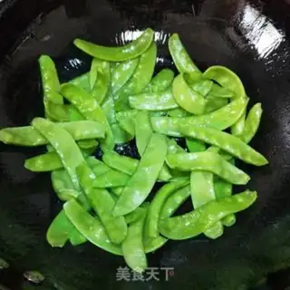 Make Beef fried Dutch beans step 3