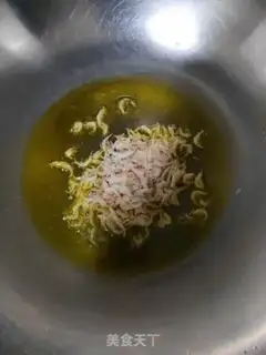 Make Egg fried rice step 1