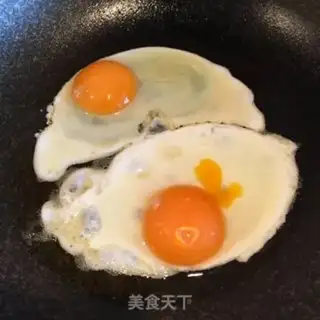 Make Scrambled egg noodles step 1