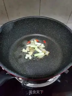 Make Garlic sprouts step 1