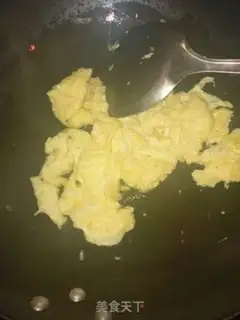Make Chicken-leged cabbage egg fried rice step 4