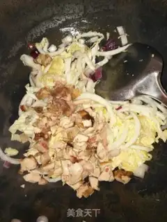 Make Chicken-leged cabbage egg fried rice step 6