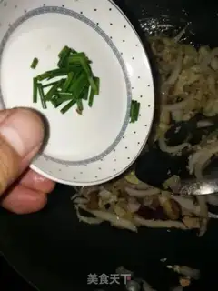 Make Chicken-leged cabbage egg fried rice step 7