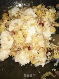 Make Chicken-leged cabbage egg fried rice step 10