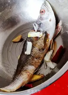Make Red-hot yellowfish step 2