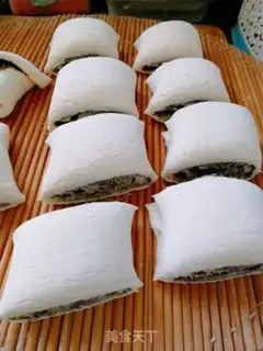 Make Black sesame sauce rolls step 9