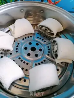 Make Black sesame sauce rolls step 10