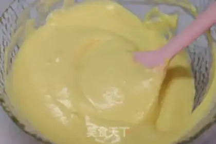 Make Seaweed pine cream cake step 6