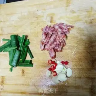 Make Brittle fried sausage step 1