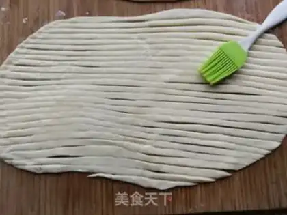 Make Silver roll of yogurt step 3