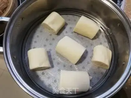 Make Silver roll of yogurt step 7