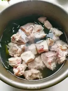 Make Sea laced ribs soup step 2