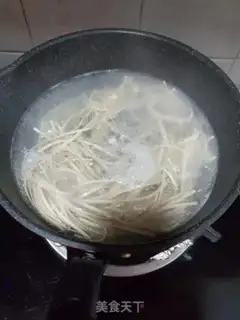 Make Beefball hot noodles step 0