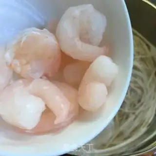 Make Shrimp noodles step 2