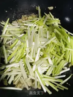 Make The yellow clam step 5