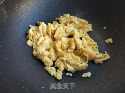 Make Tomato onion fried eggs step 5