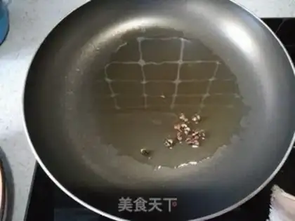 Make radish shrimp pie step 4
