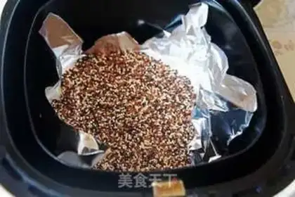 Make Three-coloured quinoa tea step 1