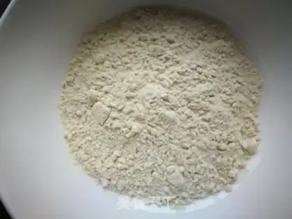 Make Tomato cake step 1