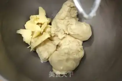 Make Cinnamon apple rolls step 2