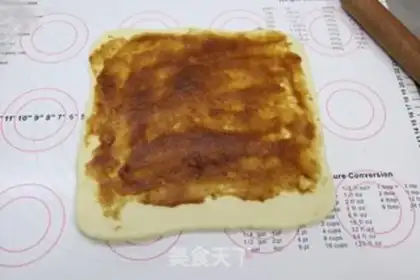Make Cinnamon apple rolls step 8