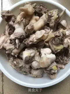 Make Old hen with potatoes step 1