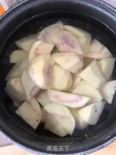 Make Old hen with potatoes step 2
