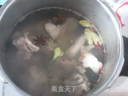 Make Seafood lamb noodles step 2