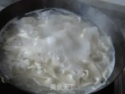 Make Seafood lamb noodles step 8