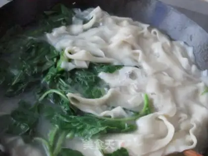 Make Seafood lamb noodles step 9
