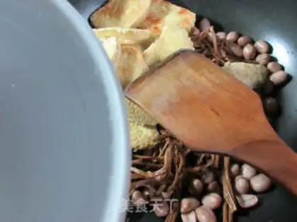 Make Tea mushrooms, peanut rice, veggie chicken step 4