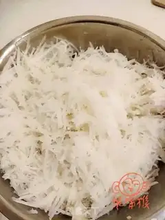 Make ♪ Black radish green bean noodles ♪ step 1
