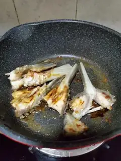 Make Fried fish tail step 4