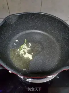 Make # Blue radish soup # step 1