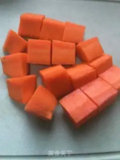 Make Iced Sydney carrot soup step 1