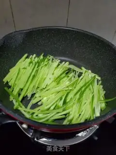 Make # Blue radish soup # step 2