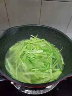 Make # Blue radish soup # step 4