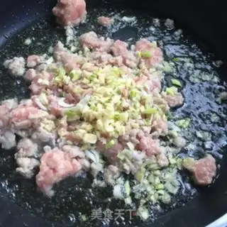 Make Tomato sauce pasta step 2