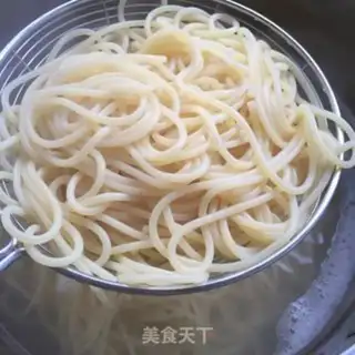 Make Tomato sauce pasta step 7